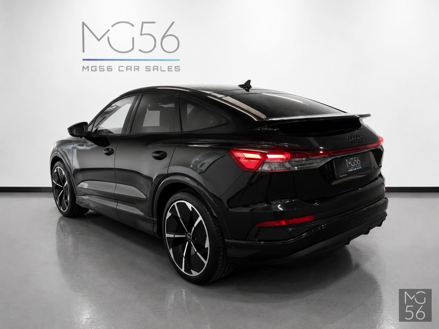 Audi Q4 Sportback 50 E-tron Quattro S line Matrix LED SONOS Mythos Black Metallic - Audi