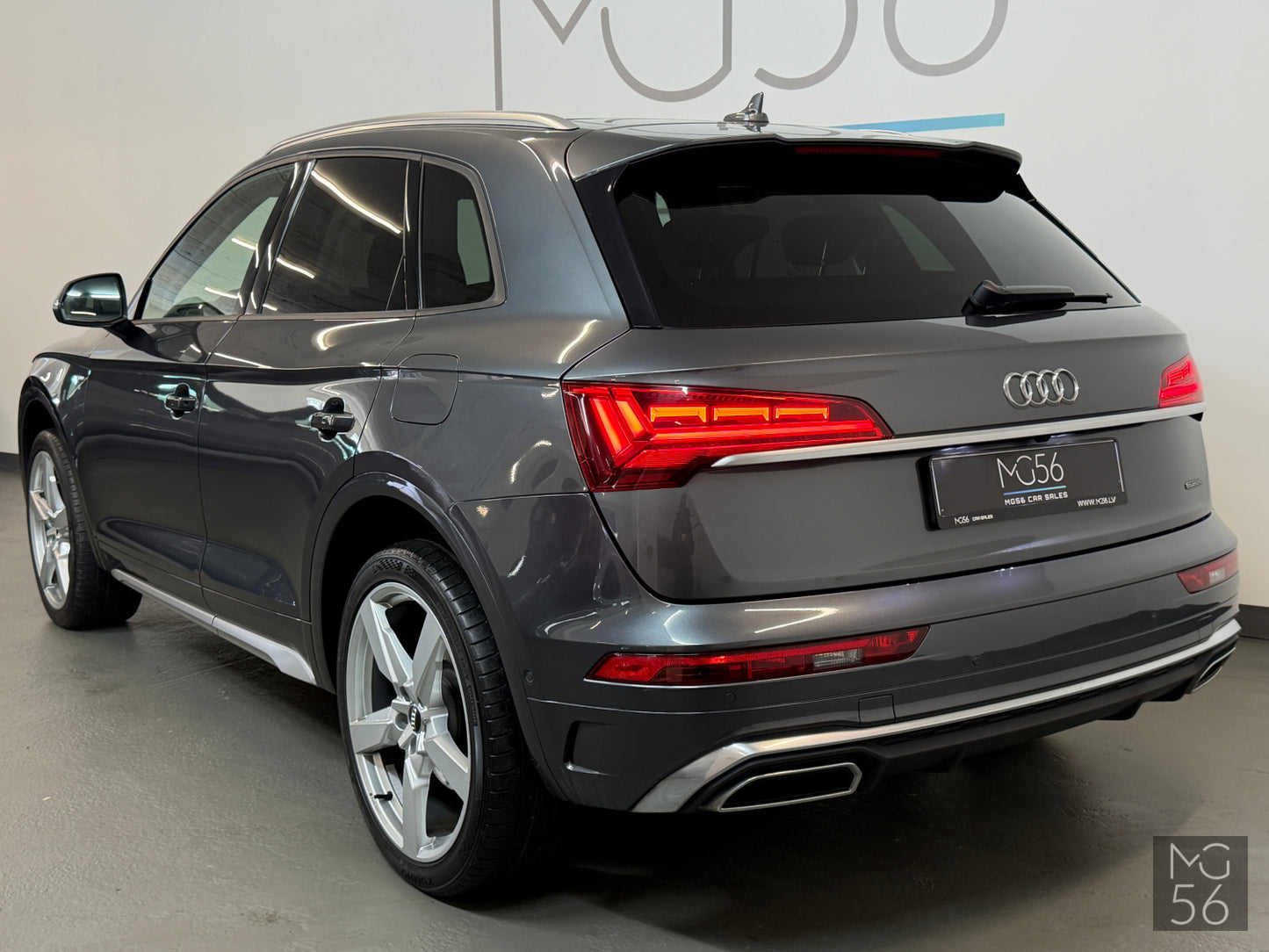 Audi Q5 55 TFSI E-Tron Quattro S-line Daytona Gray Pearl Effect Audi