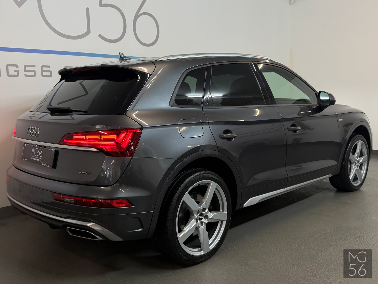 Audi Q5 55 TFSI E-Tron Quattro S-line Daytona Gray Pearl Effect Audi