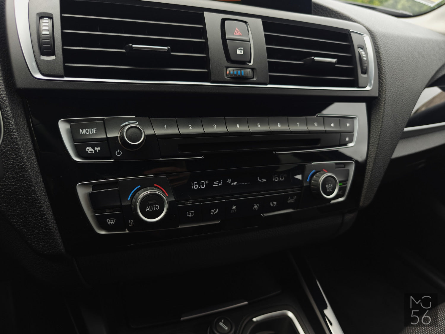 BMW 118i F20 Urban Line Tiefsee Blue Metallic - BMW