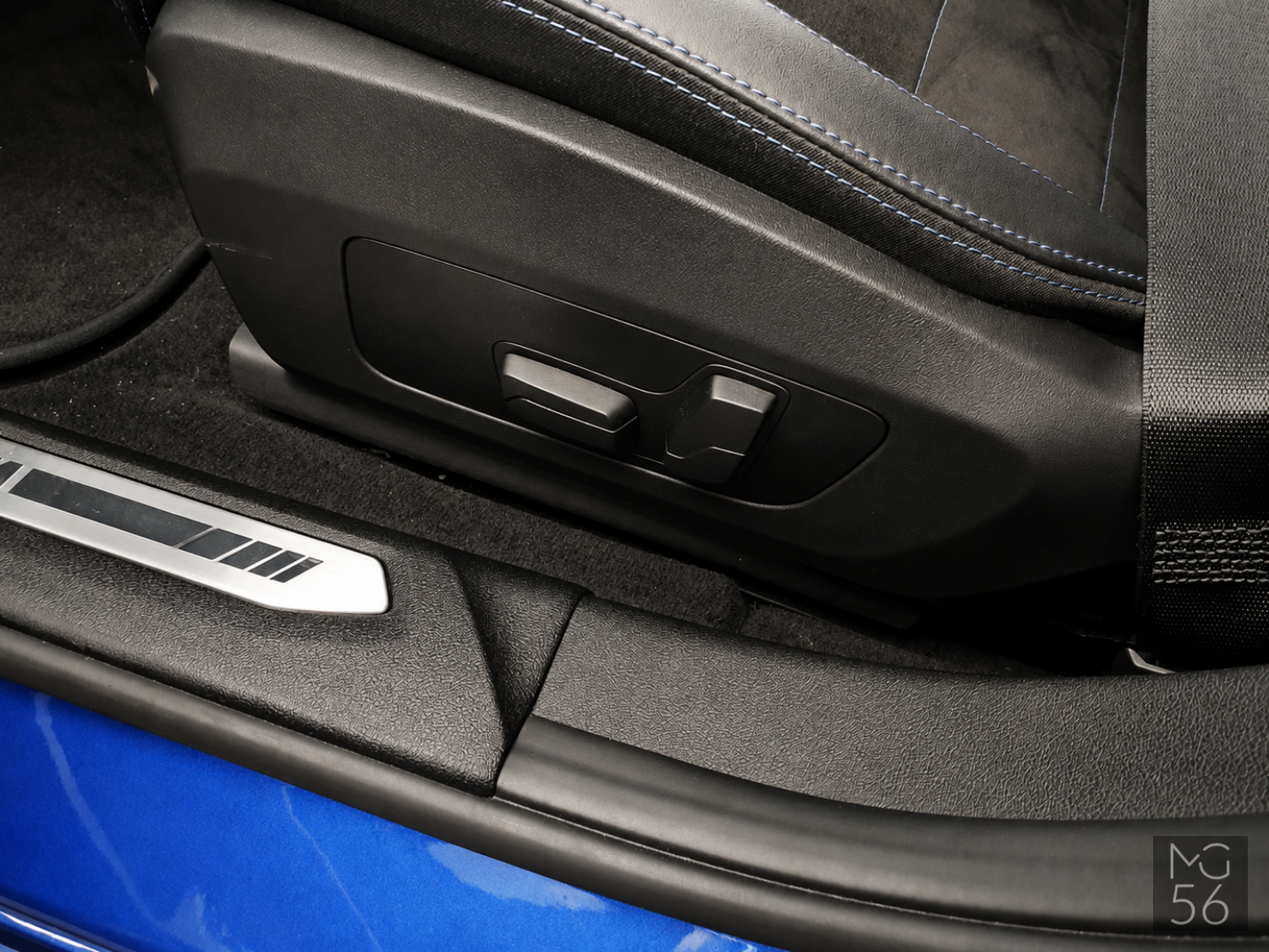 BMW 120 Steptronic MHEV F70 M Sport Iconic Glow Portimao Blue Metallic - BMW