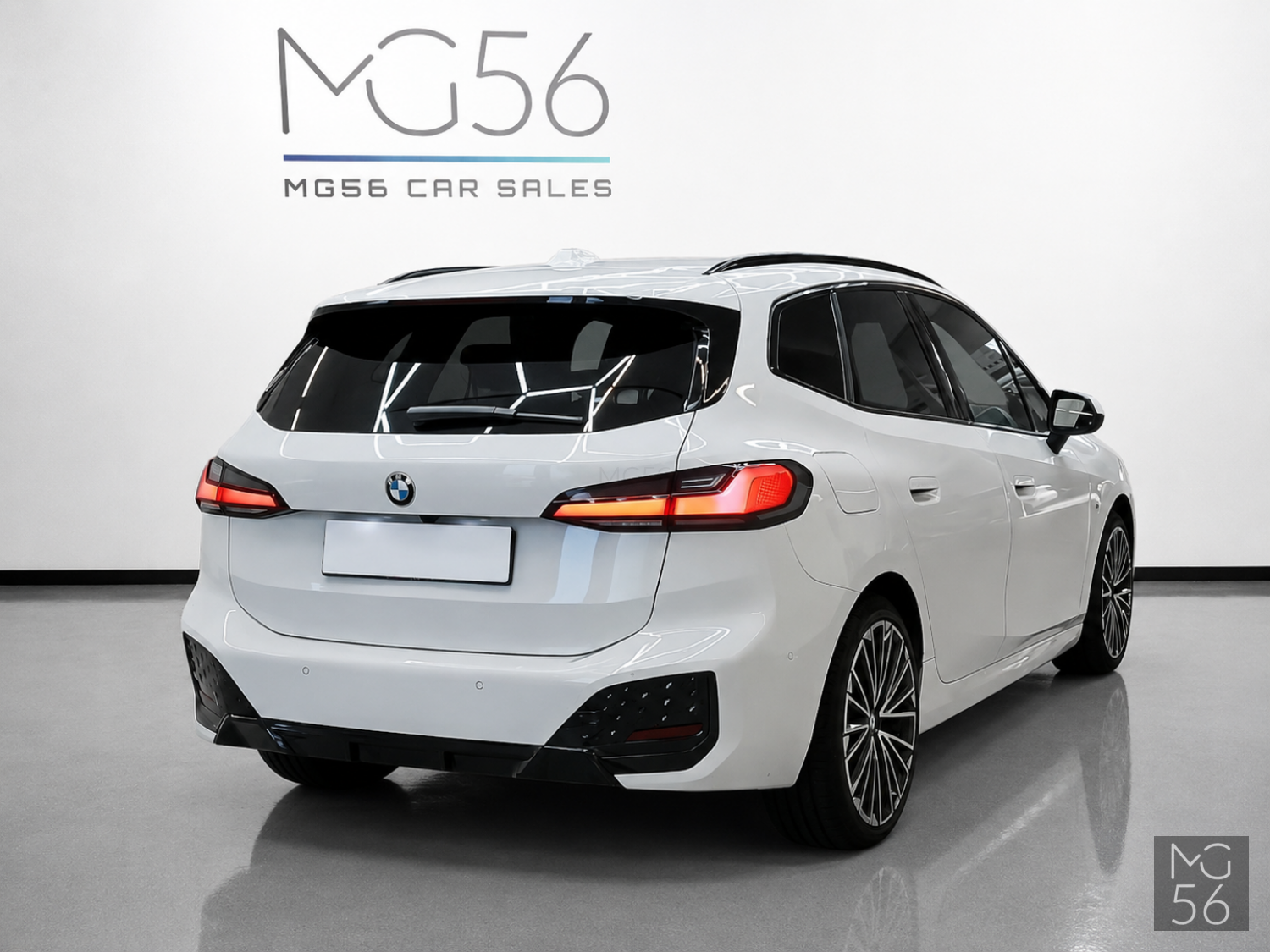 BMW 218i Active Tourer M Sport Alpinweiss 3 - BMW