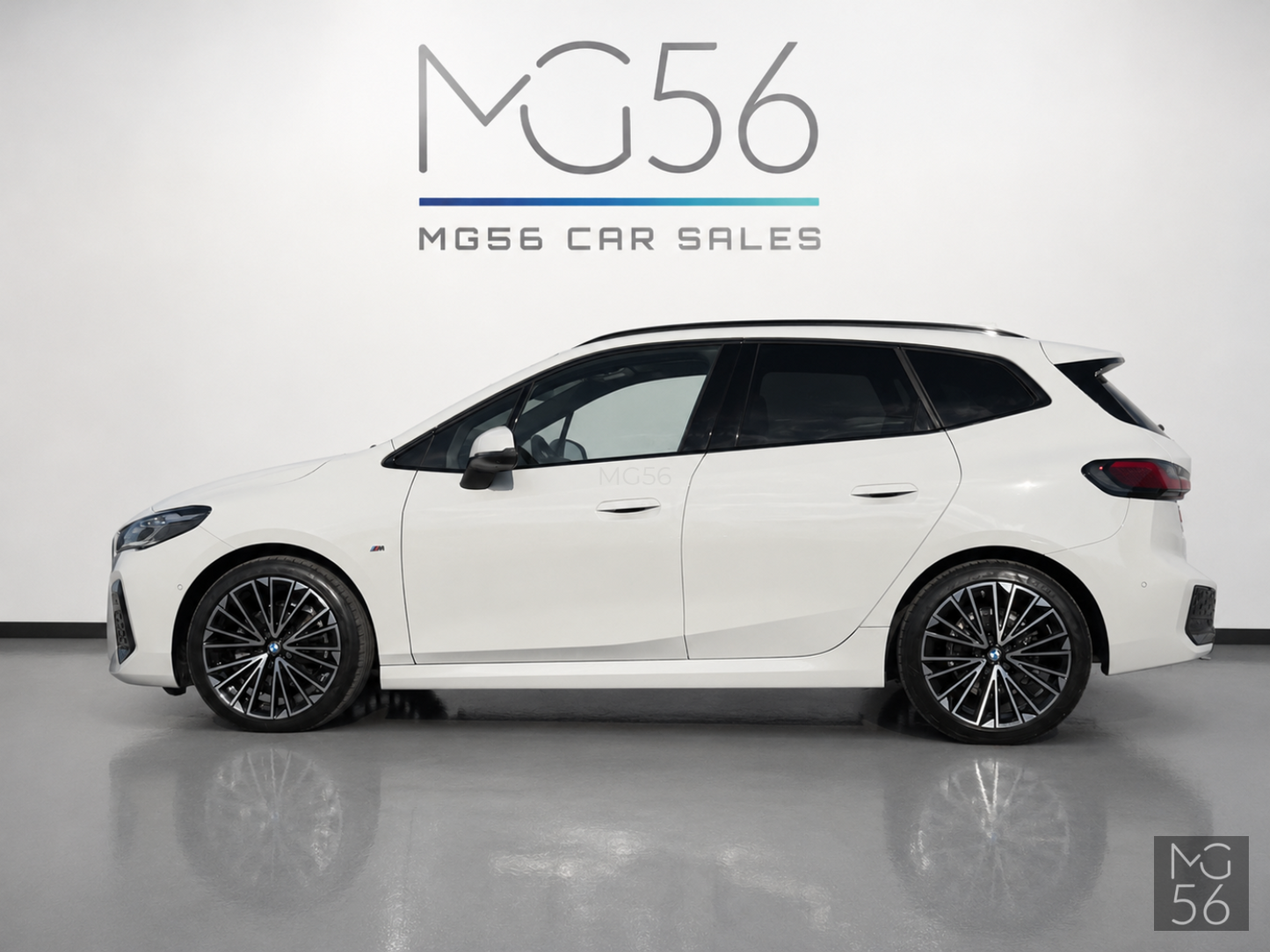 BMW 218i Active Tourer M Sport Alpinweiss 3 - BMW