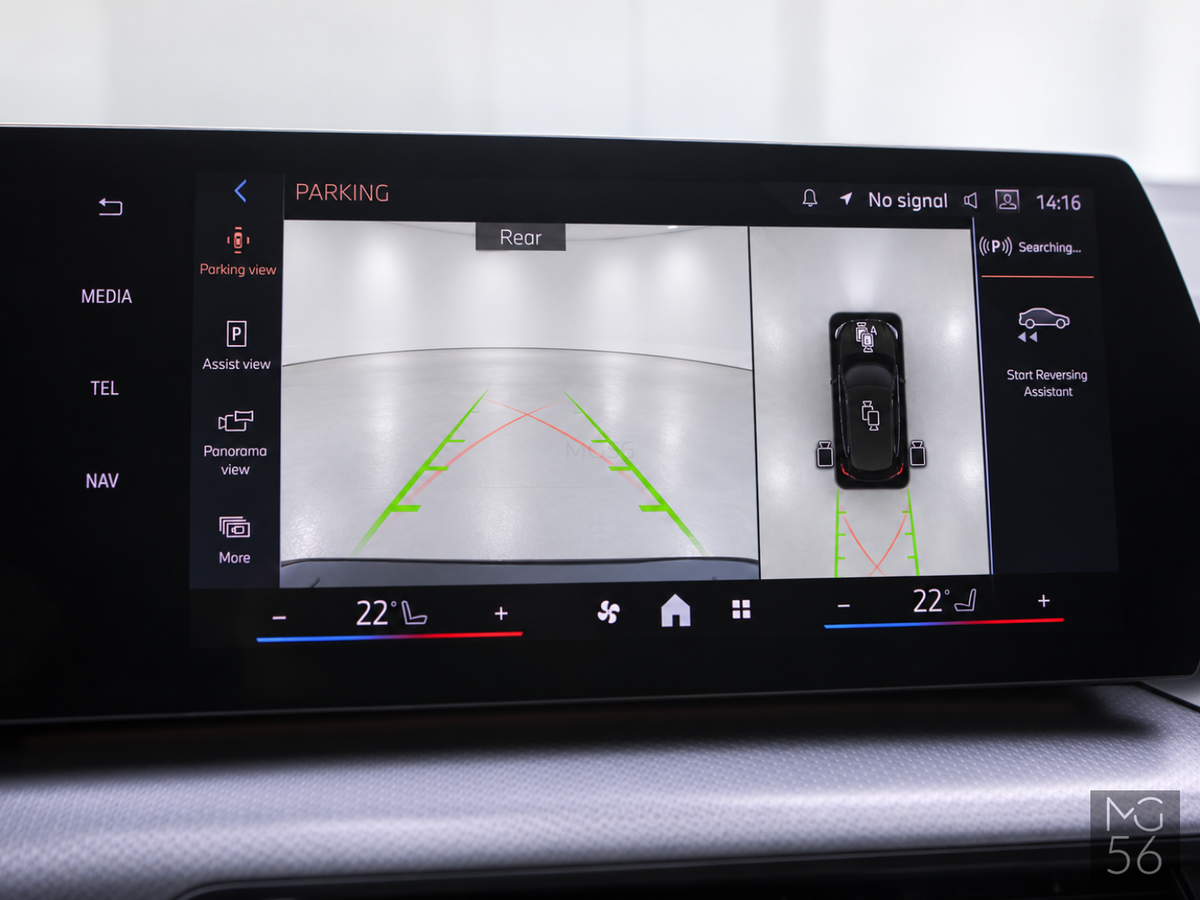 BMW 218i Active Tourer U06 M Sport Individaual Harman/Kardon Sanremo Green Metallic - BMW