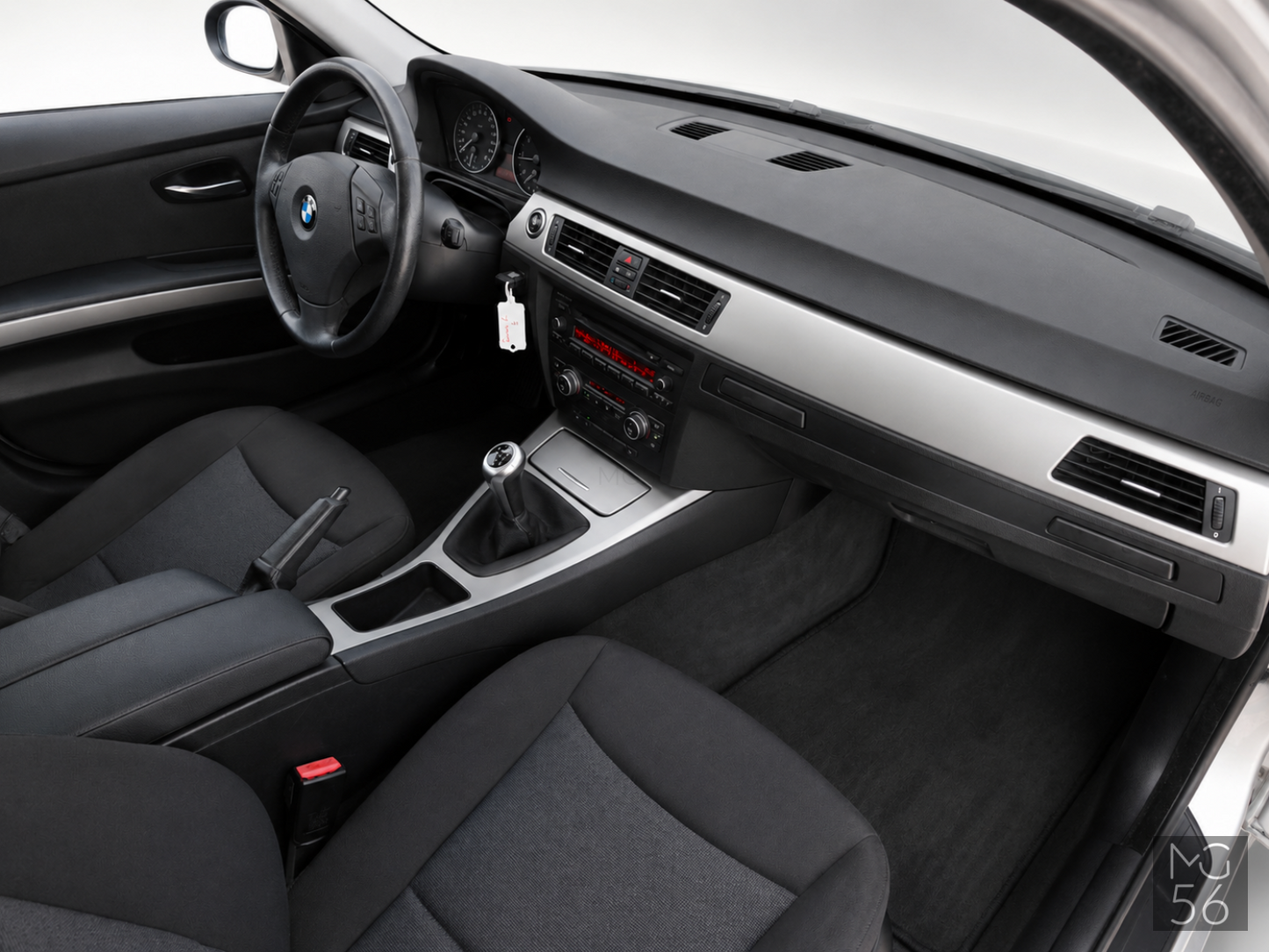 BMW 318i e90 Titan Silver Metallic - BMW