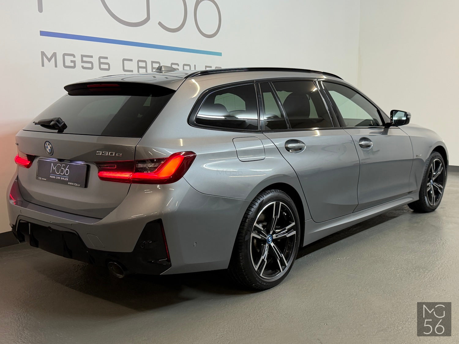 BMW 330E Touring x-Drive M-Sport Package Facelift BMW