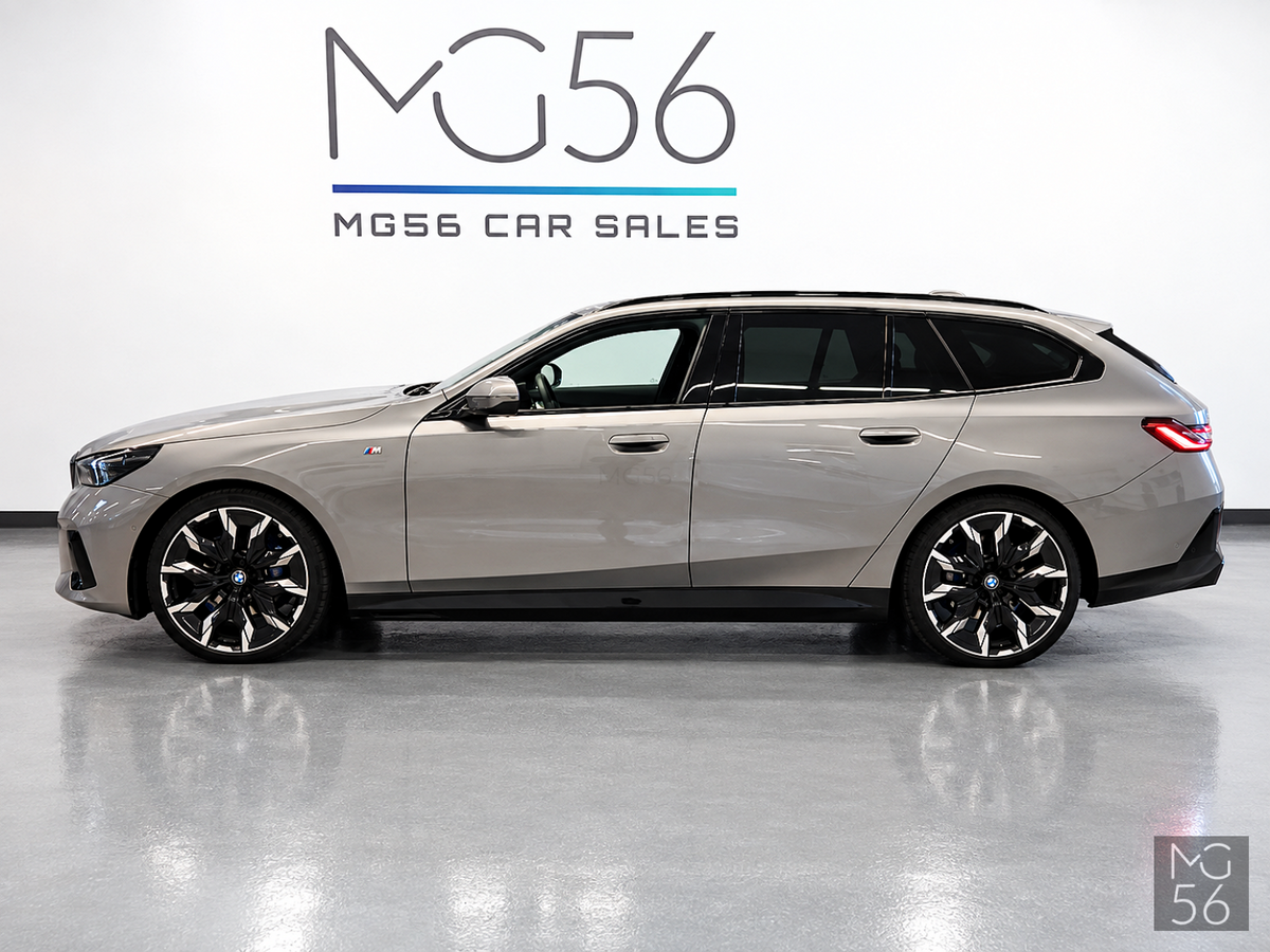 BMW 520d xDrive Touring G61 M Sport Pro MHEV Merino Webasto Harman/Kardon Oxide Grey II Metallic - BMW