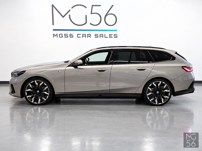 BMW 520d xDrive Touring G61 M Sport Pro MHEV Merino Webasto Harman/Kardon Oxide Grey II Metallic - BMW