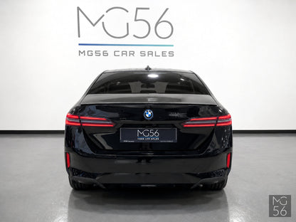BMW 530e G60 M Sport Black Sapphire Metallic - BMW