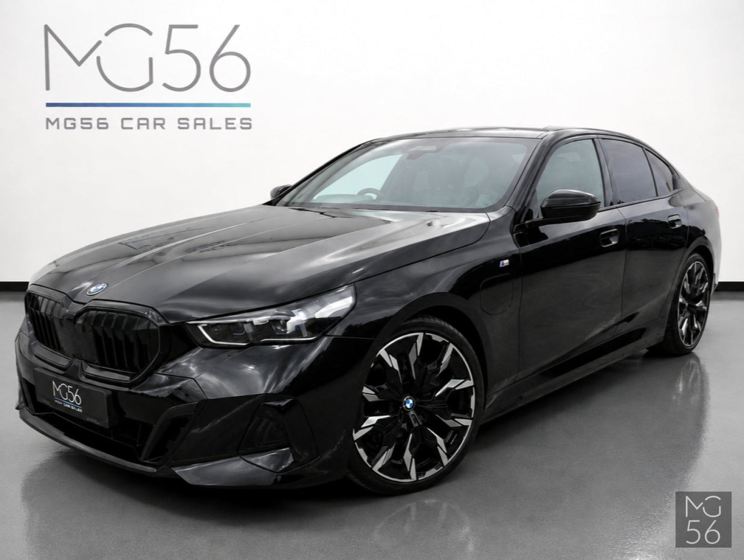 BMW 530e G60 M Sport Black Sapphire Metallic - BMW