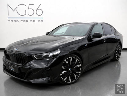 BMW 530e G60 M Sport Black Sapphire Metallic - BMW
