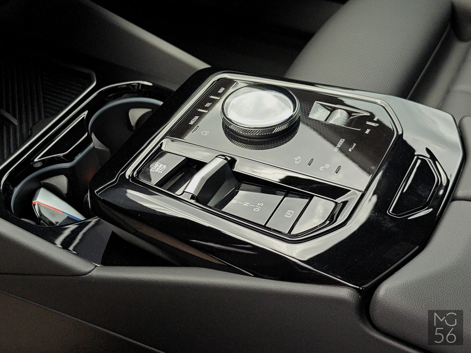 BMW 530e G60 M Sport Black Sapphire Metallic - BMW