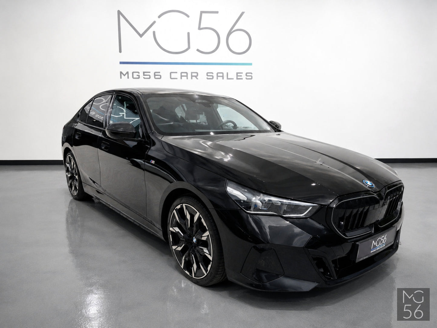 BMW 530e G60 M Sport Black Sapphire Metallic - BMW