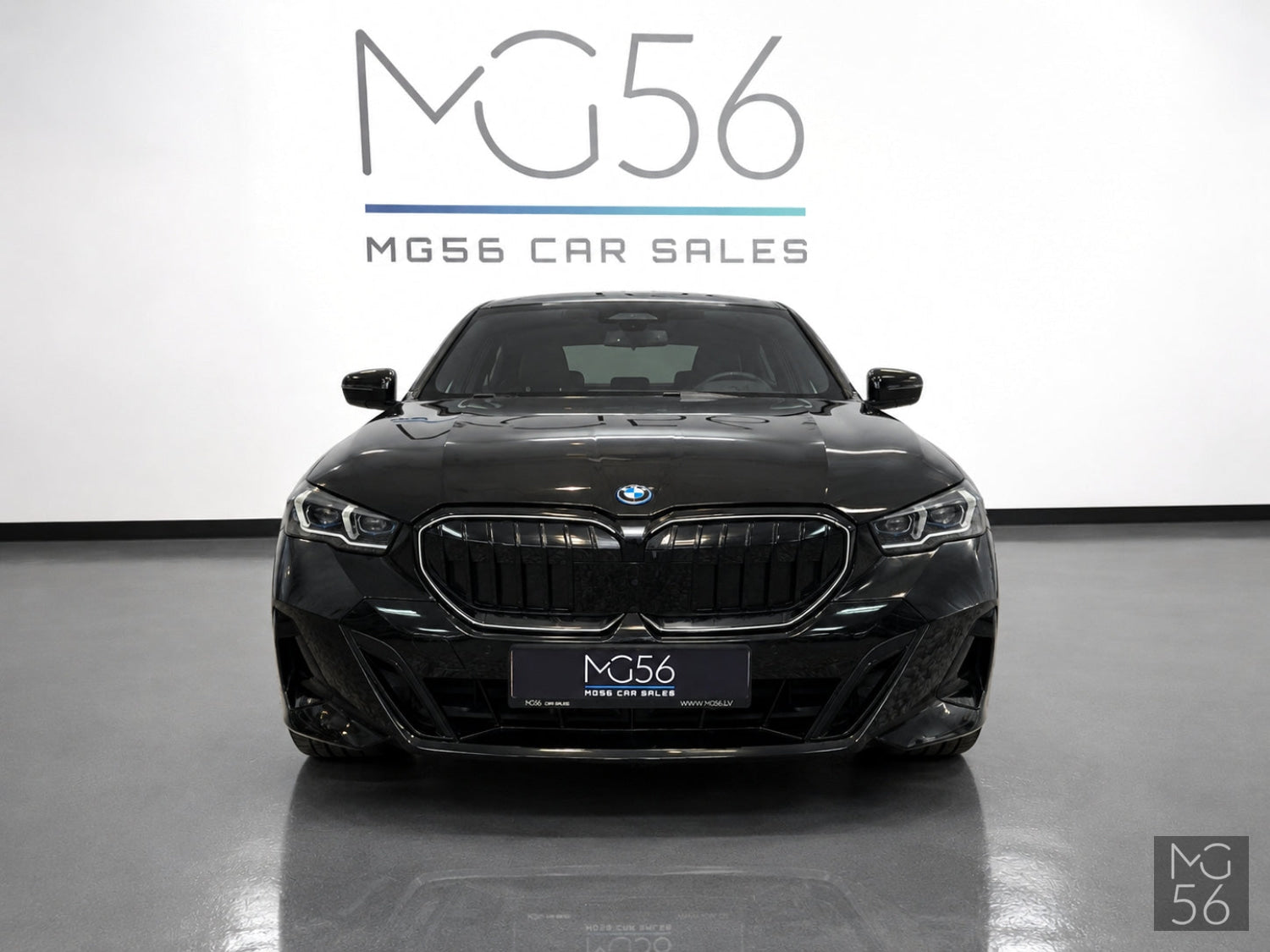 BMW 530e G60 M Sport Black Sapphire Metallic - BMW