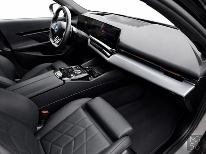 BMW 530e G60 M Sport Black Sapphire Metallic - BMW