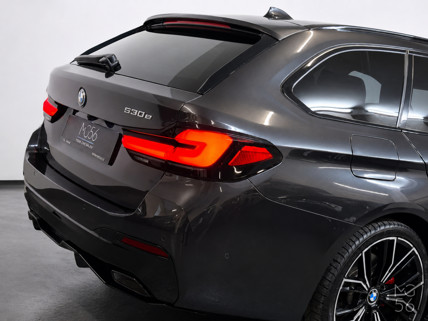 BMW 530e Touring G31 M Sport Sophisto Grey Brilliant Metallic - BMW