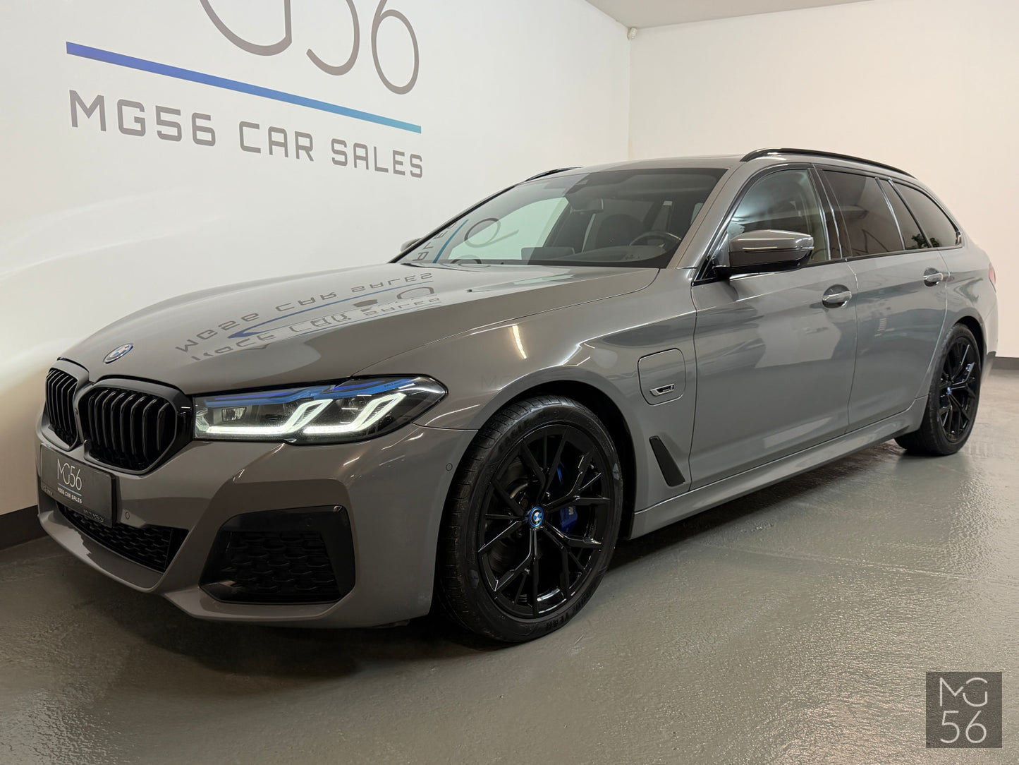 BMW 530E Touring M-Sport Package x-Drive Berninagrau Bernsteineffekt Metallic BMW