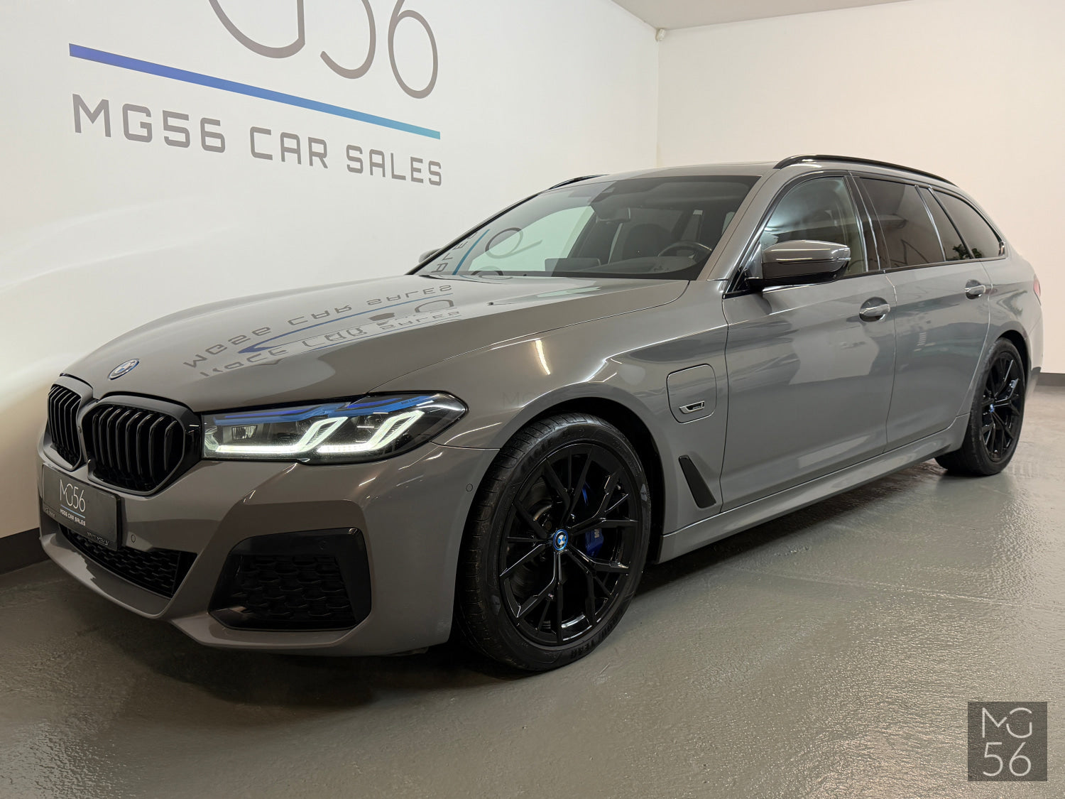 BMW 530E Touring M-Sport Package x-Drive Berninagrau Bernsteineffekt Metallic BMW