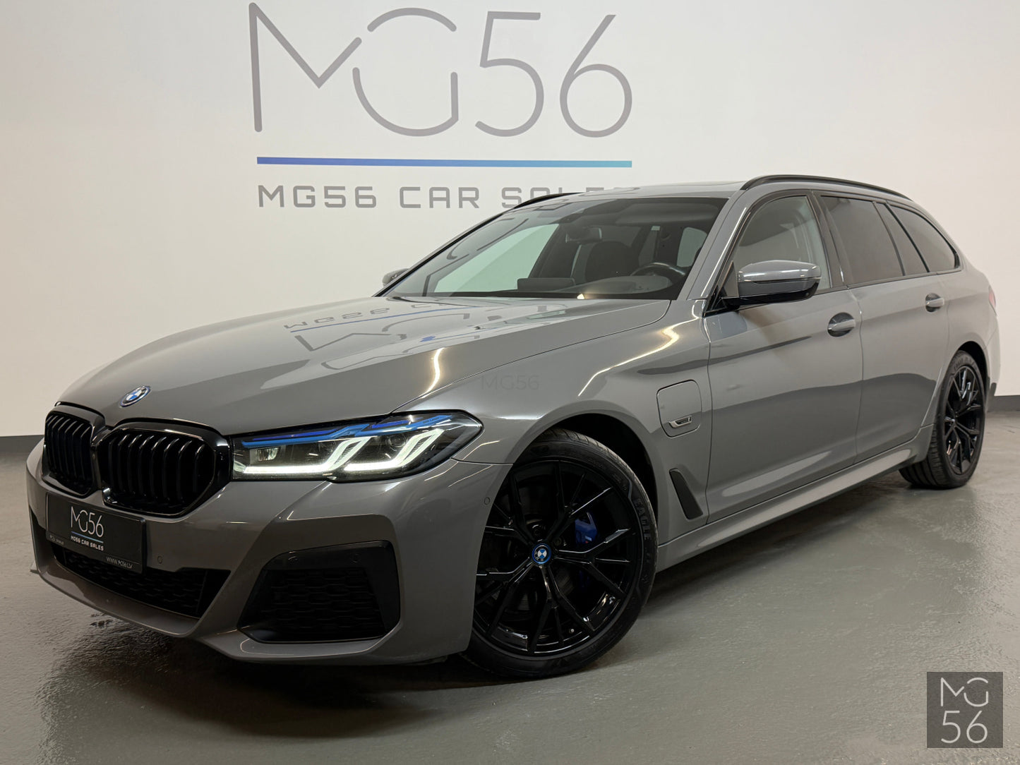BMW 530E Touring M-Sport Package x-Drive Berninagrau Bernsteineffekt Metallic BMW