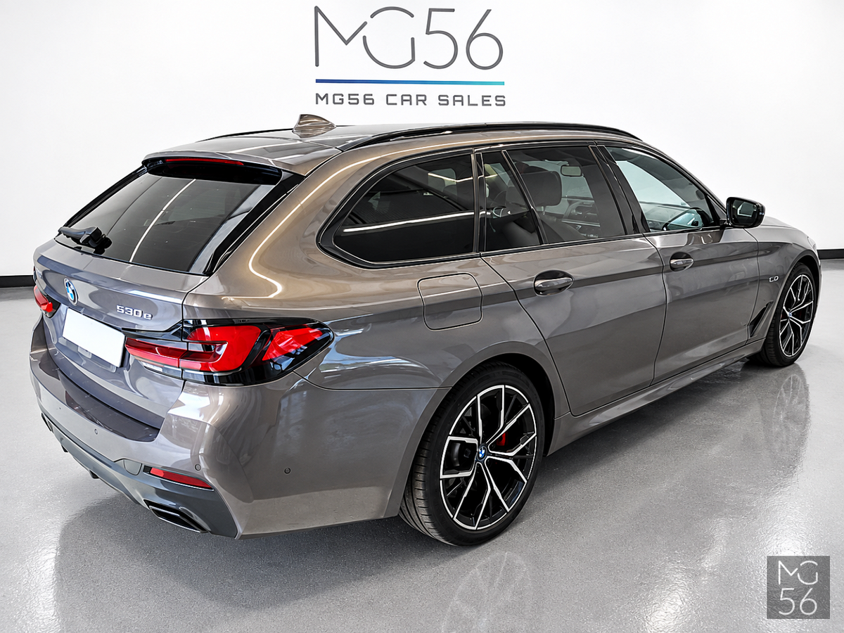 BMW 530e xDrive Touring G31 Plug-in Hybrid M Sport Exclusive Nappa Alvit Grey Metallic - BMW