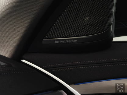 BMW 530e xDrive Touring Luxury Line Black Sapphire Metallic - BMW