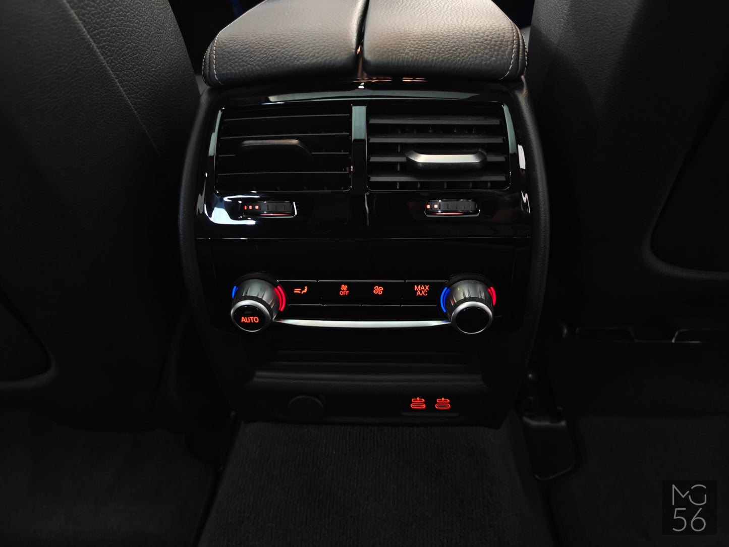 BMW 530e xDrive Touring Luxury Line Black Sapphire Metallic - BMW