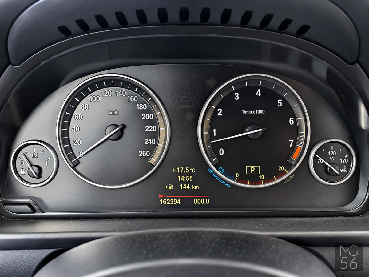 BMW 530i Touring F11 Rear Entertainment Havanna - BMW