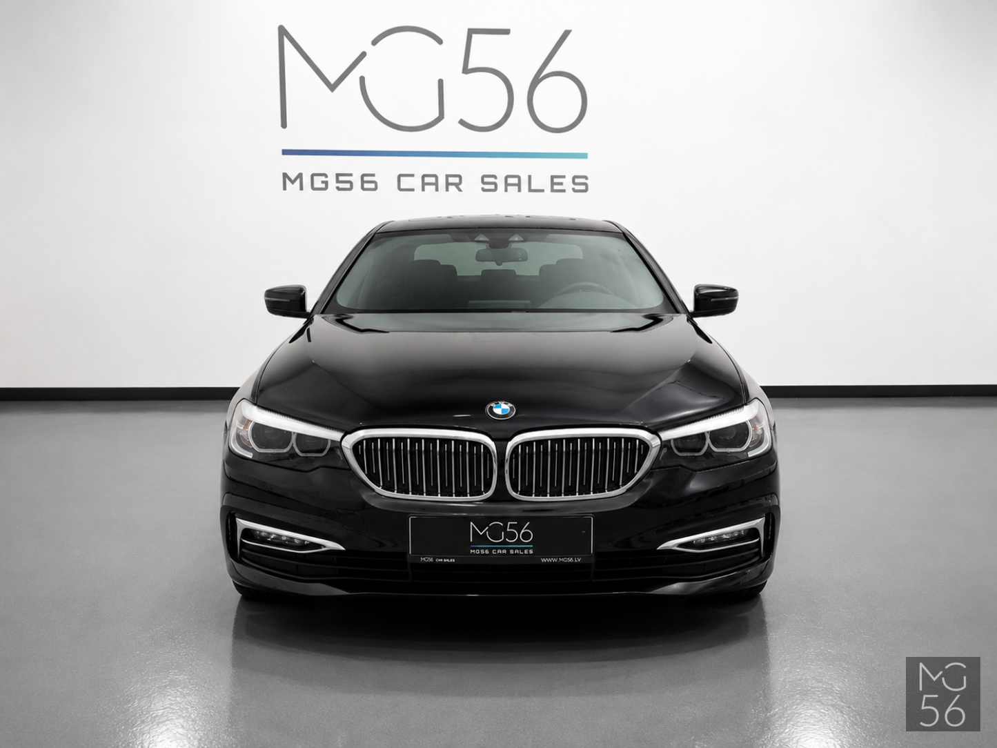 BMW 530i xDrive Luxury Line Black Sapphire Metallic - BMW