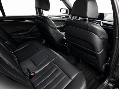 BMW 530i xDrive Luxury Line Black Sapphire Metallic - BMW