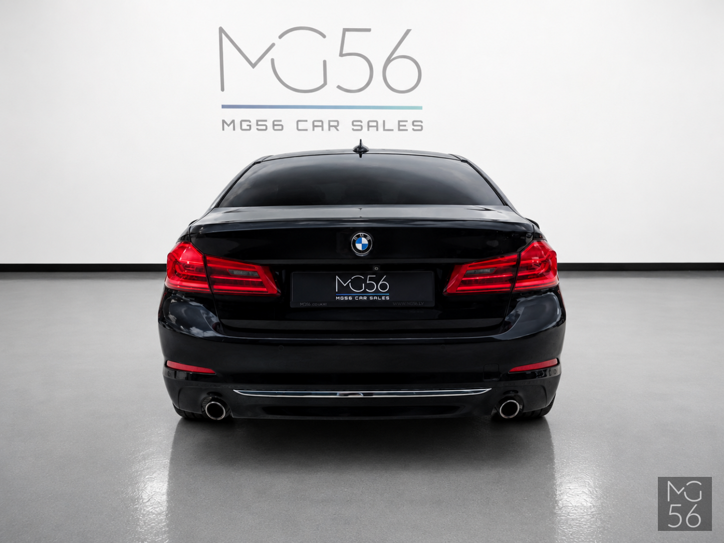 BMW 530i xDrive Luxury Line Black Sapphire Metallic - BMW