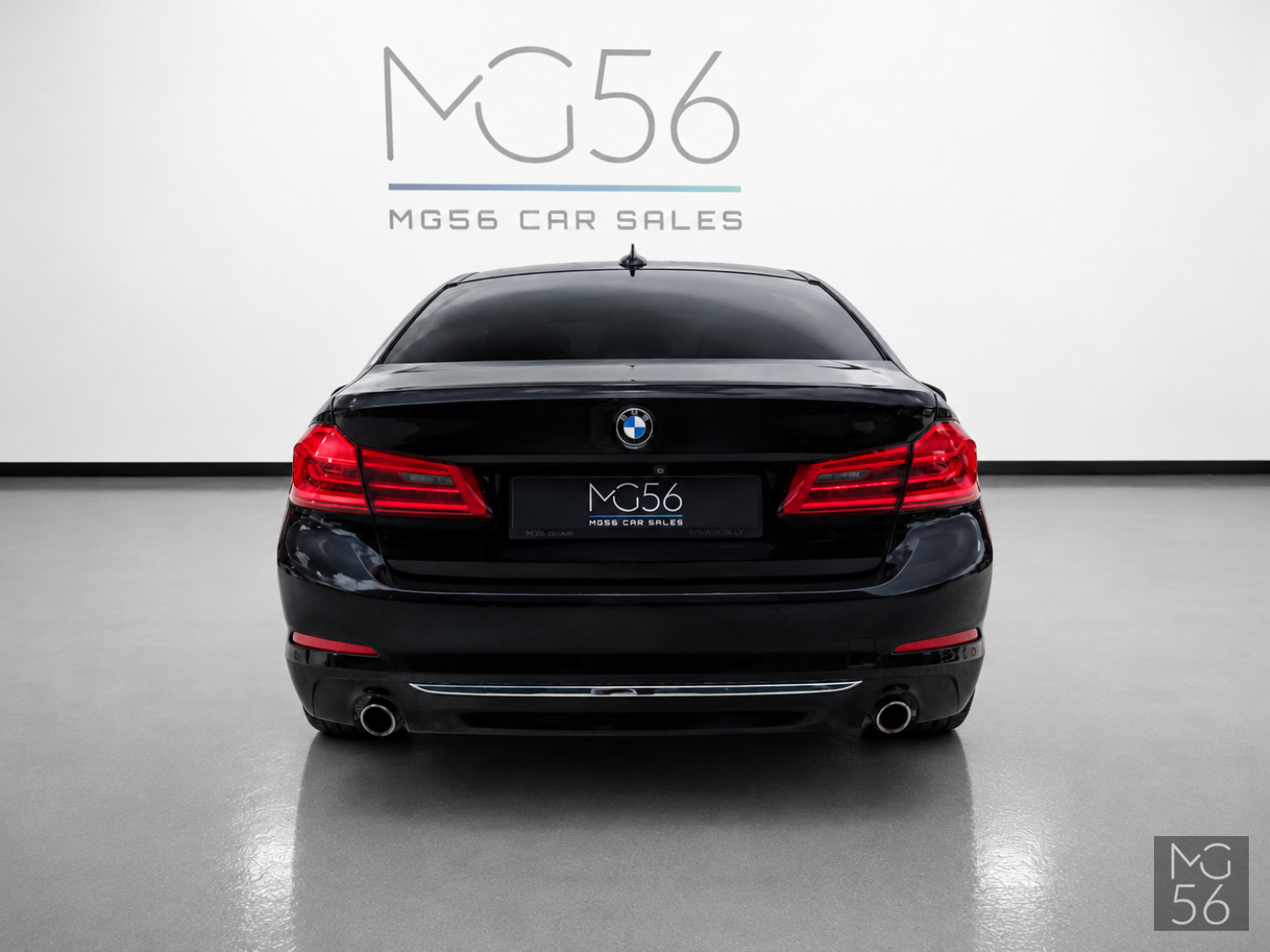 BMW 530i xDrive Luxury Line Black Sapphire Metallic - BMW