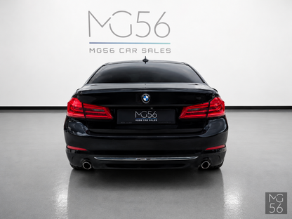 BMW 530i xDrive Luxury Line Black Sapphire Metallic - BMW