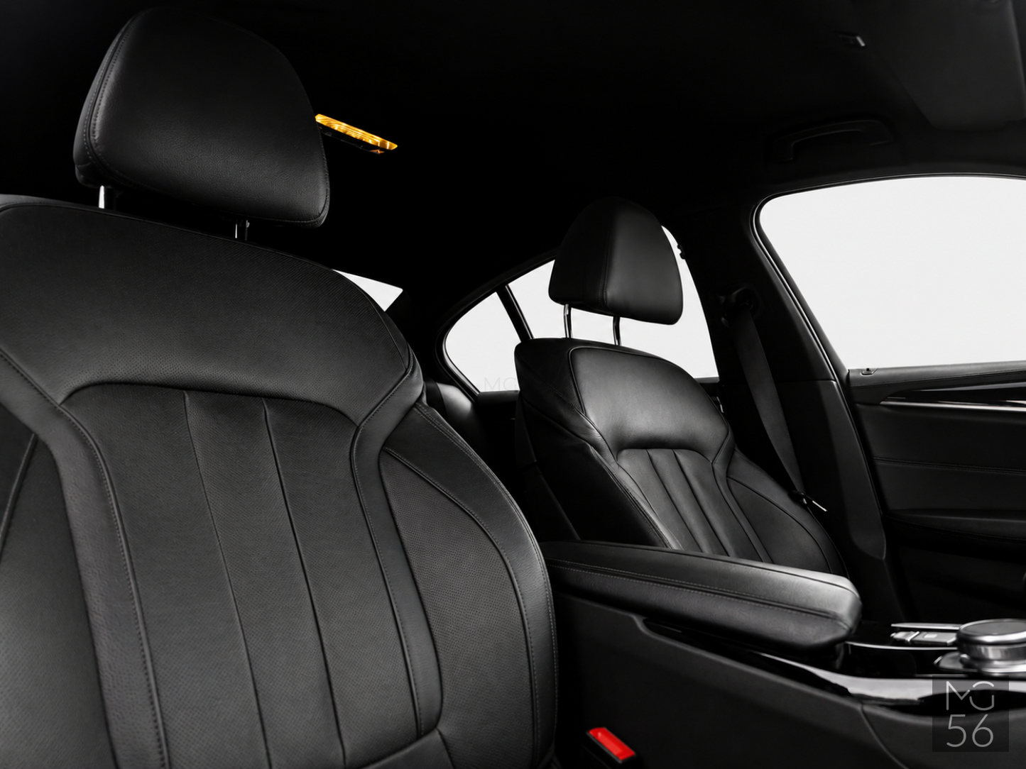 BMW 530i xDrive Luxury Line Black Sapphire Metallic - BMW