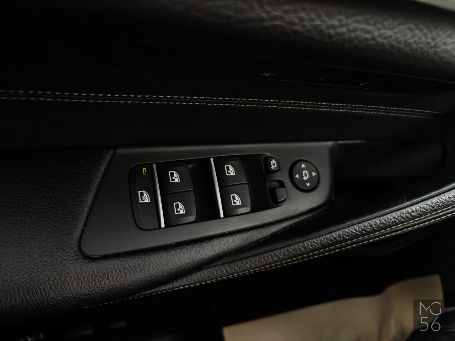 BMW 530i xDrive Luxury Line Black Sapphire Metallic - BMW