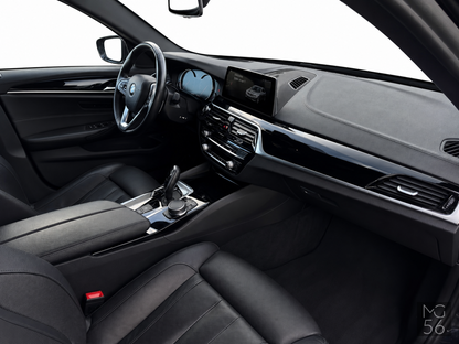 BMW 530i xDrive Luxury Line Black Sapphire Metallic - BMW