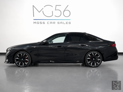 BMW 540d xDrive G60 M Sport Pro Iconic Glow Sophisto Grey Brilliant Metallic - BMW