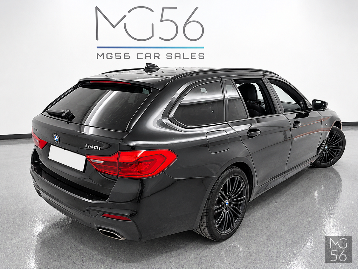 BMW 540i xDrive Touring G31 M Sport Harman/Kardon Black Sapphire Metallic - BMW