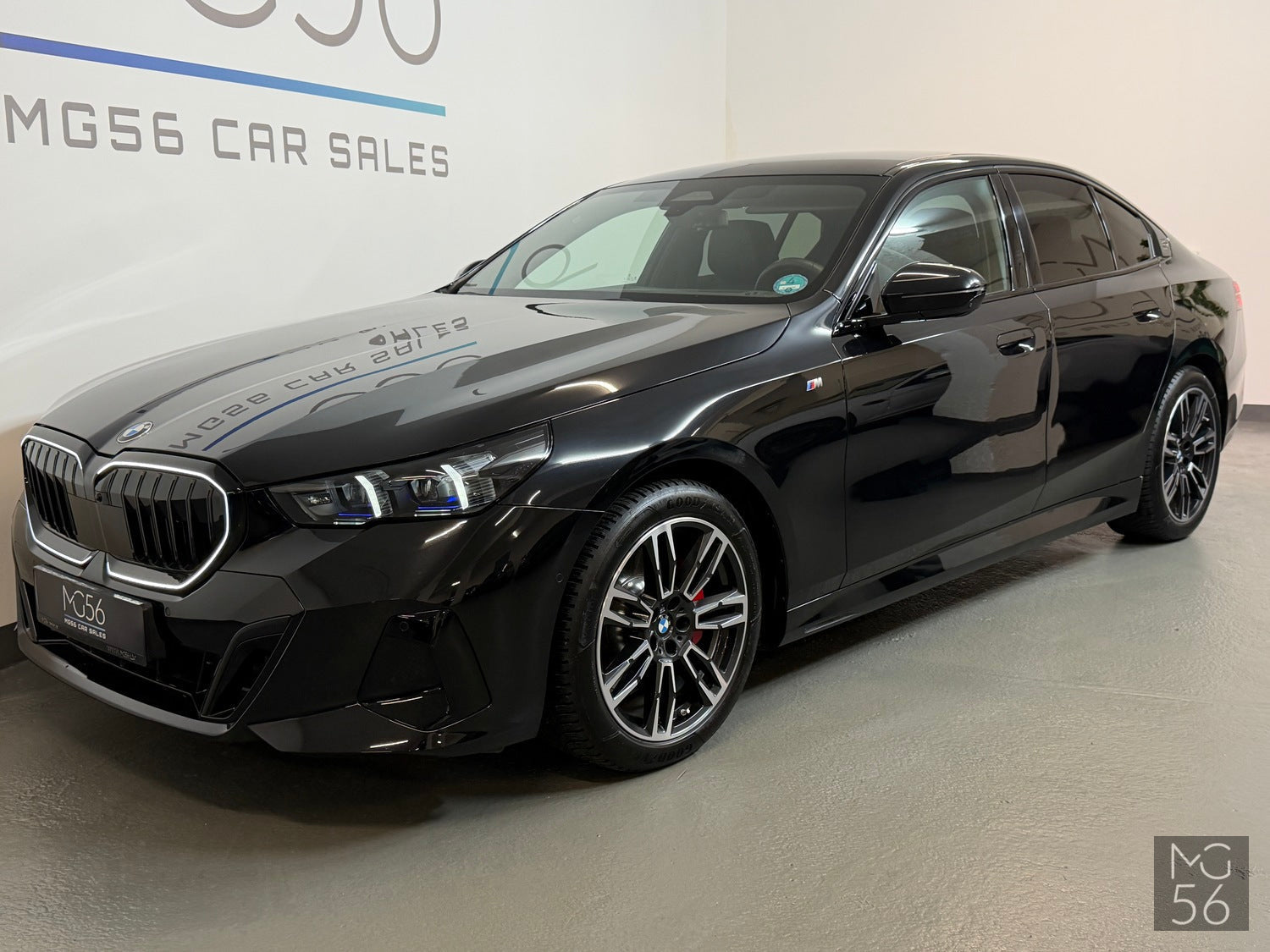 BMW G60 520i MHEV 218hp M-Sport Package Pro Black BMW