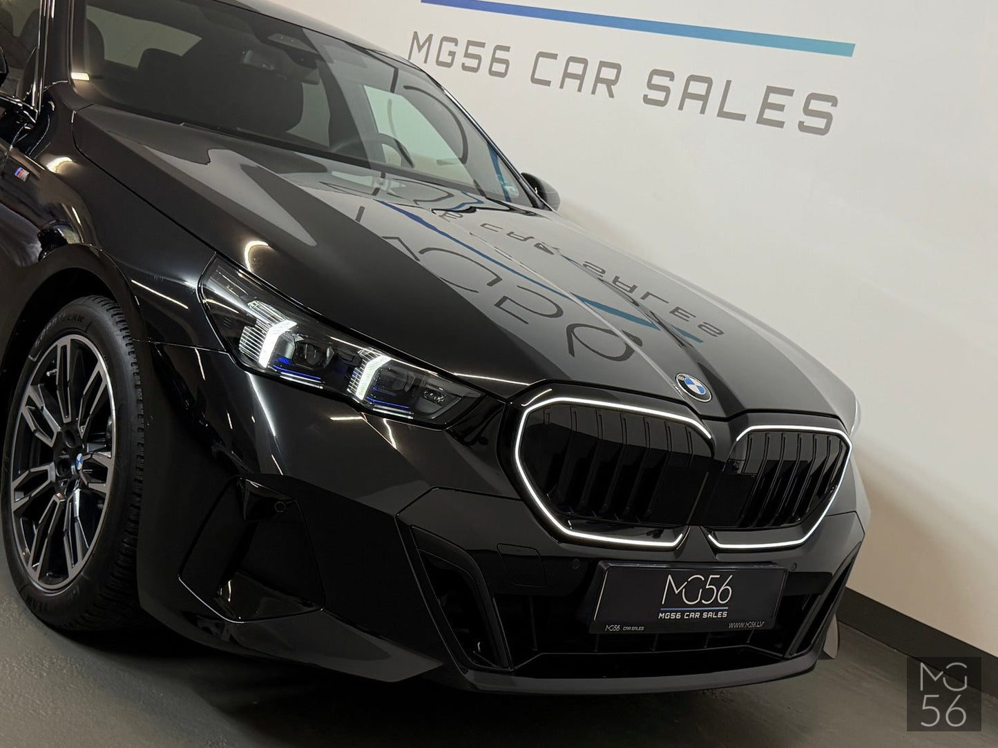 BMW G60 520i MHEV 218hp M-Sport Package Pro Black BMW