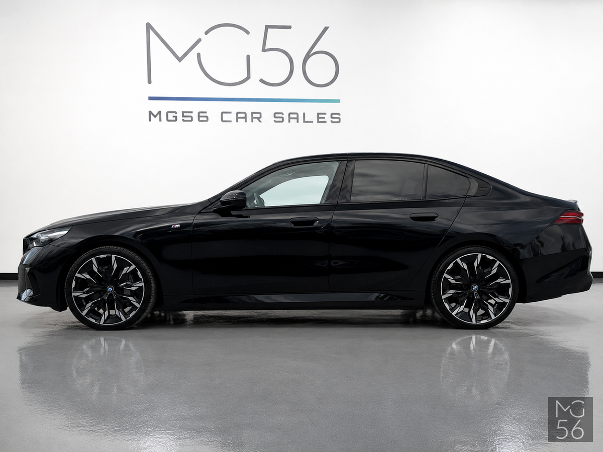 BMW i5 xDrive40 G60 M Sport Adaptive Suspension Pro Black Sapphire Metallic - BMW