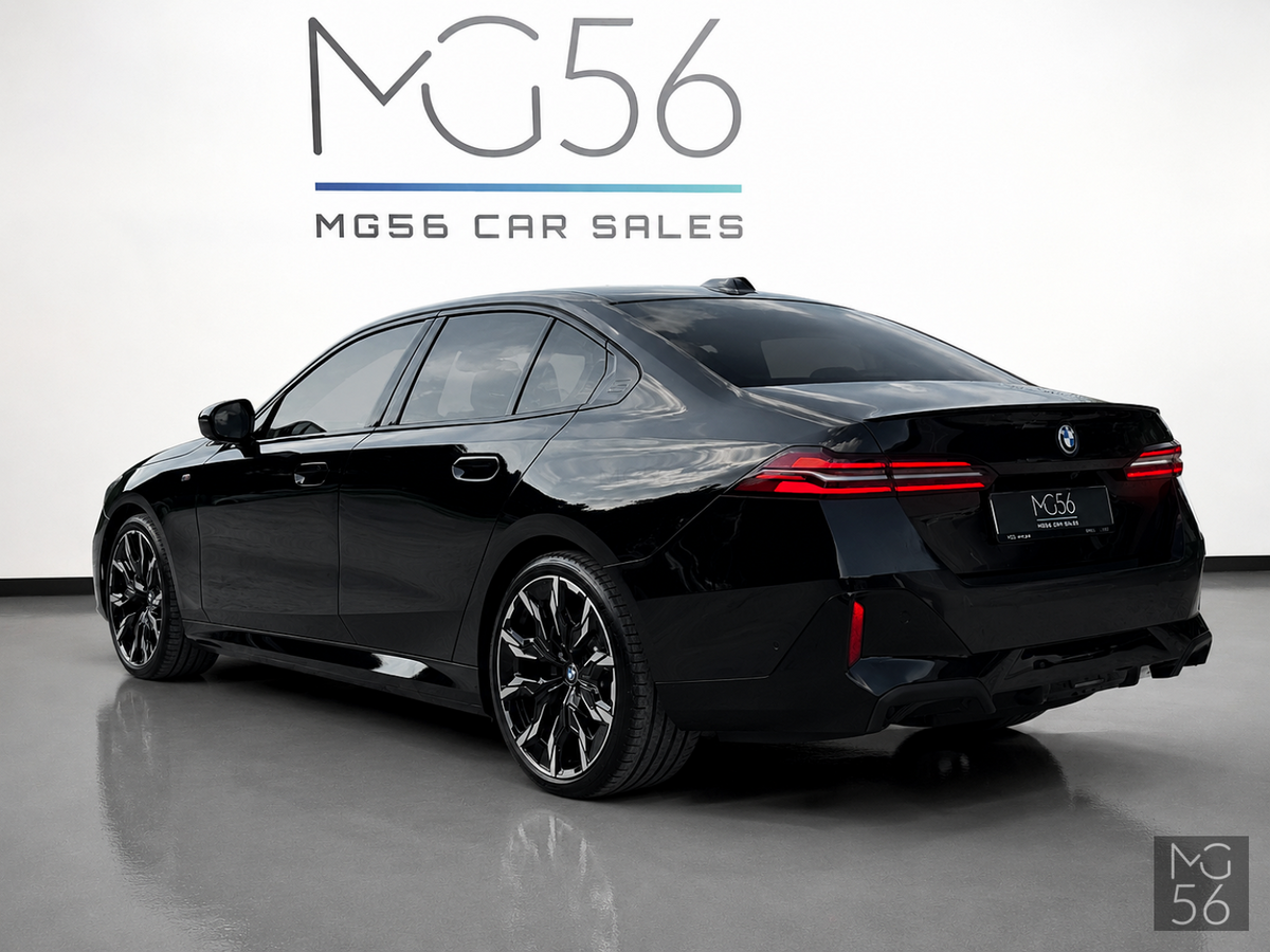 BMW i5 xDrive40 G60 M Sport Adaptive Suspension Pro Black Sapphire Metallic - BMW