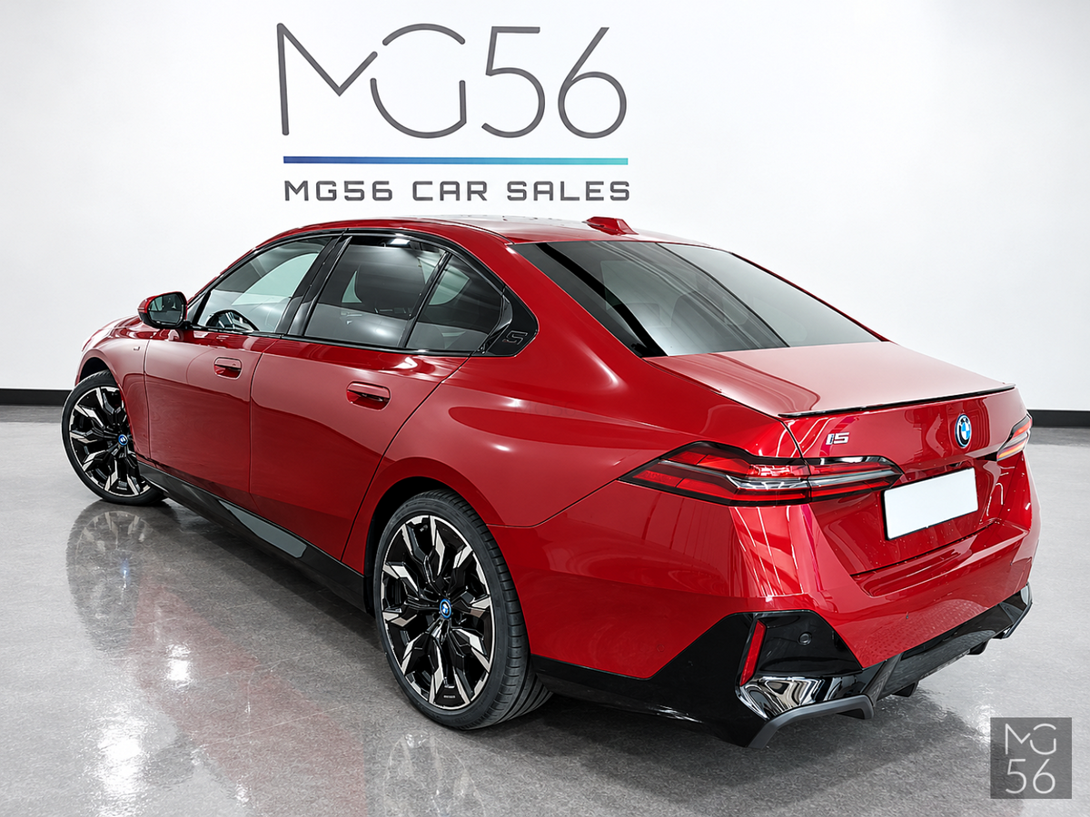 BMW i5 xDrive40 G60 M Sport Pro Bowers & Wilkins AWD Fire Red Metallic - BMW