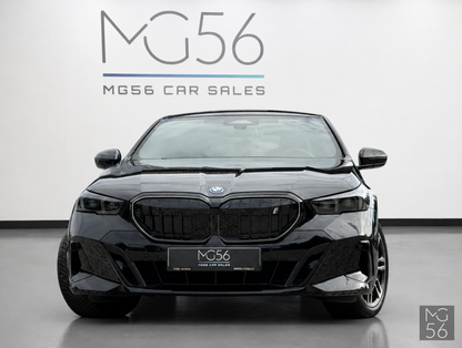 BMW i5 xDrive40 G60 M Sport Pro Iconic Glow Black Sapphire Metallic - BMW