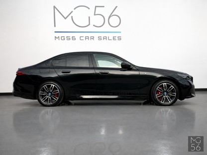 BMW i5 xDrive40 G60 M Sport Pro Iconic Glow Black Sapphire Metallic - BMW