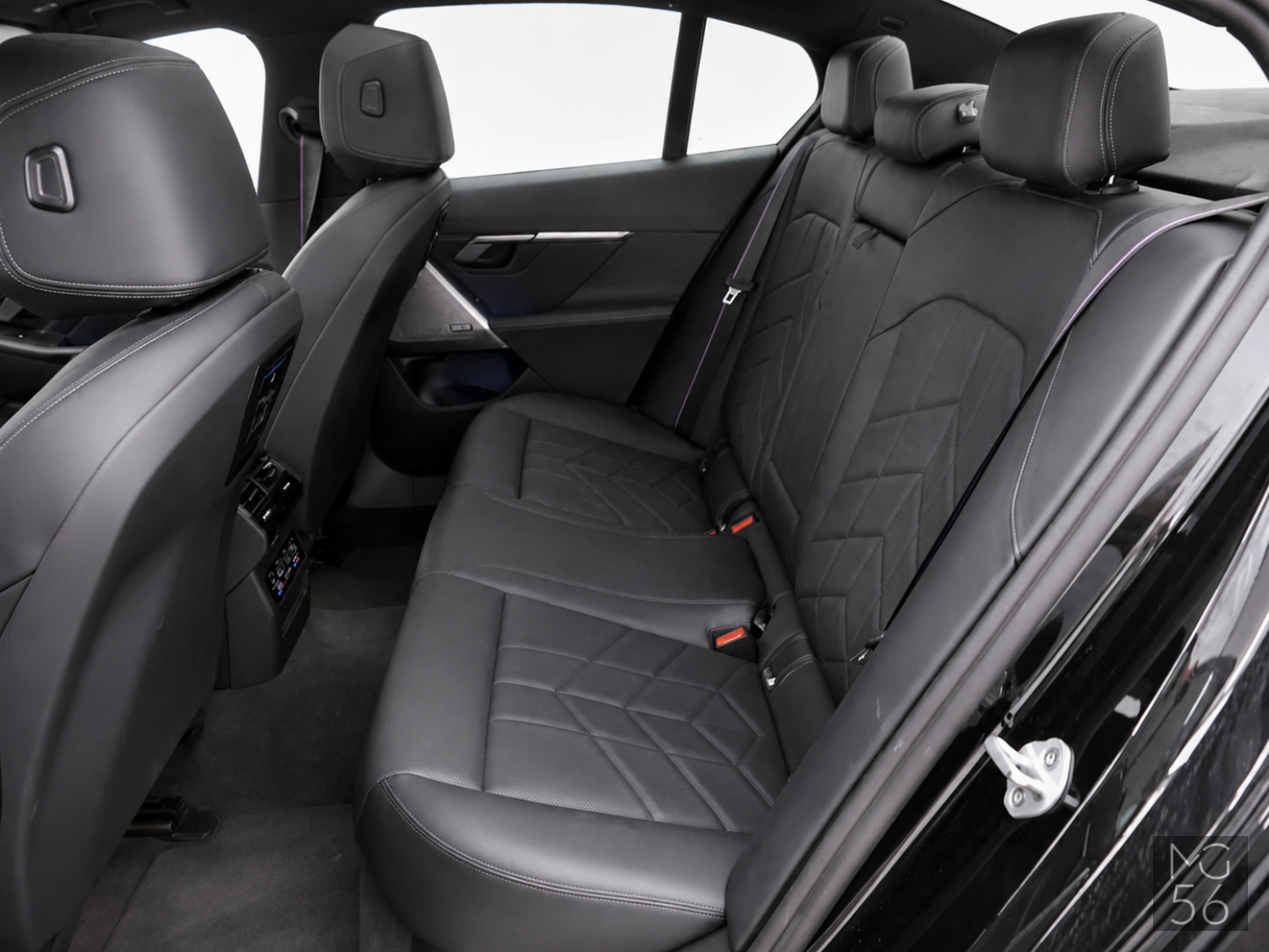 BMW i5 xDrive40 G60 M Sport Pro Iconic Glow Black Sapphire Metallic - BMW