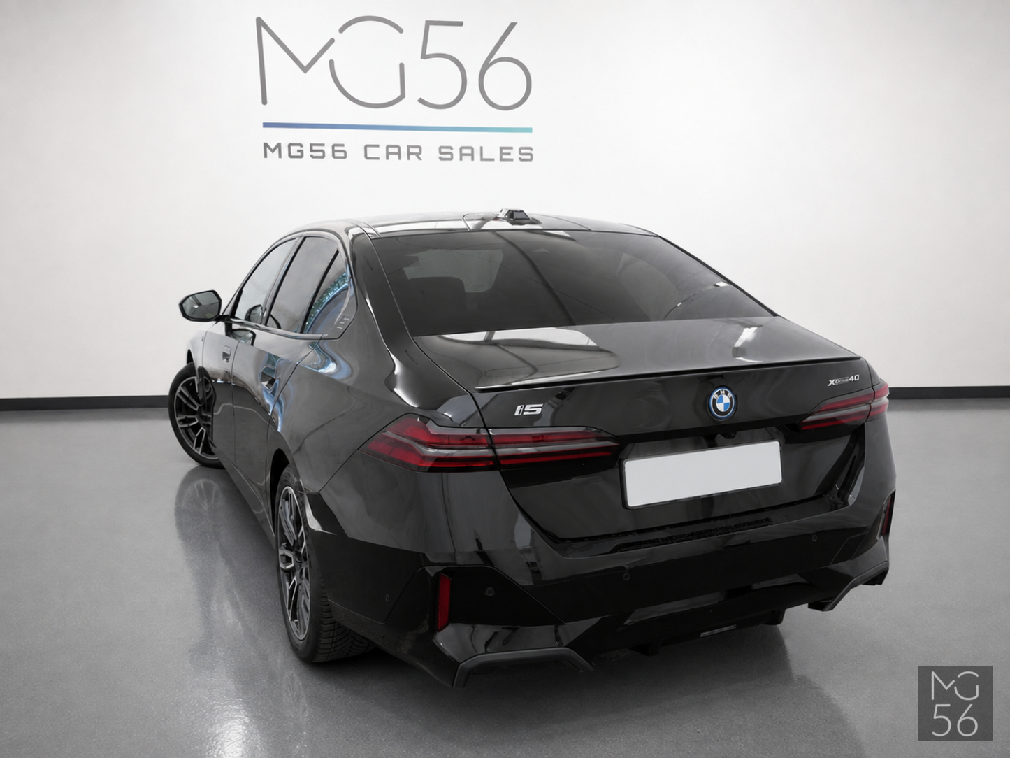 BMW i5 xDrive40 G60 M Sport Pro Iconic Glow Black Sapphire Metallic - BMW