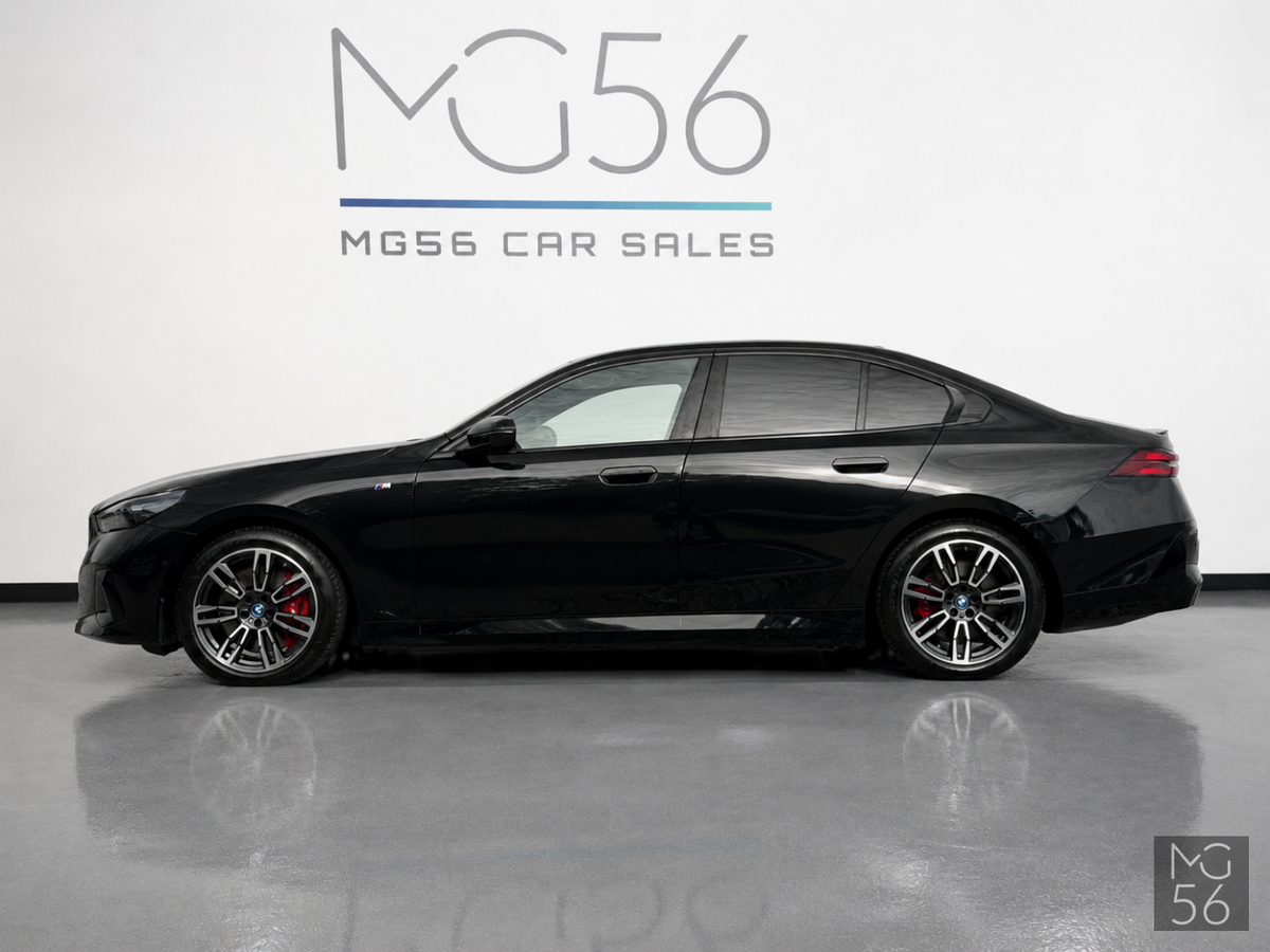 BMW i5 xDrive40 G60 M Sport Pro Iconic Glow Black Sapphire Metallic - BMW
