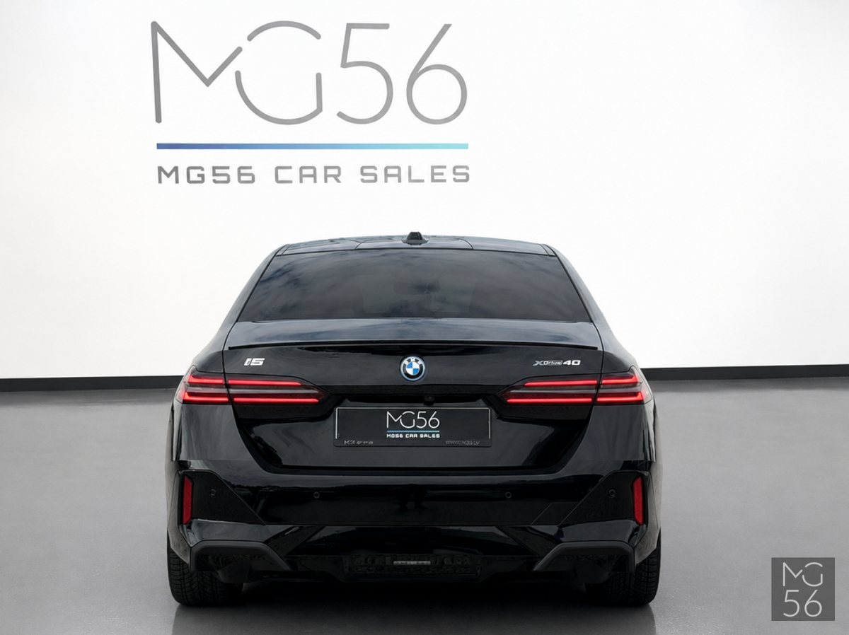 BMW i5 xDrive40 G60 M Sport Pro Iconic Glow Black Sapphire Metallic - BMW