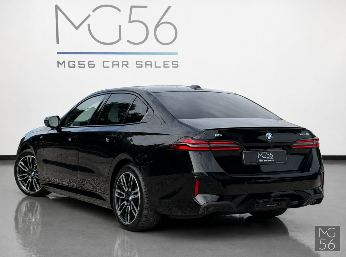 BMW i5 xDrive40 G60 M Sport Pro Iconic Glow Black Sapphire Metallic - BMW