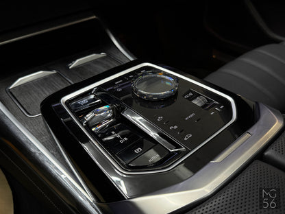 BMW i7 xDrive60 G70 400 kW M Sport Executive Lounge Bowers & Wilkins Diamond Surround Sound System 4s Oxide Grey II